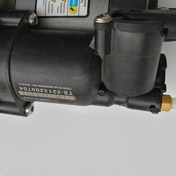 Mercedes Benz W221 AMK Air Suspension Compressor Pump OE A2213200704